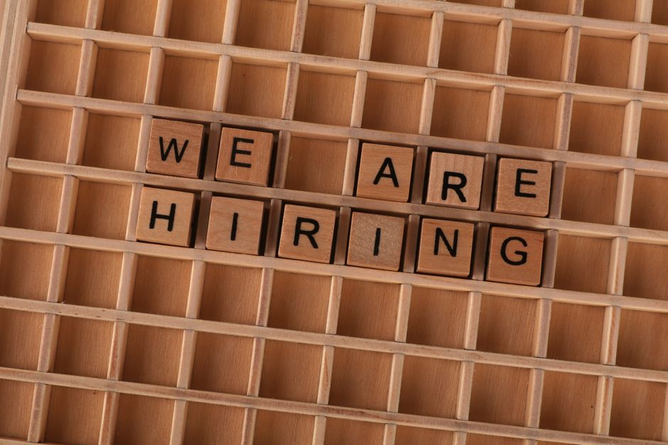 How Can Hiring Teams Choose AI Recruiting Software Without Rejecting Good Candidates?